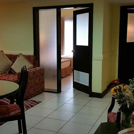 Deebaj Al Khabisi Plaza Aparthotel Dubai Bagian luar foto