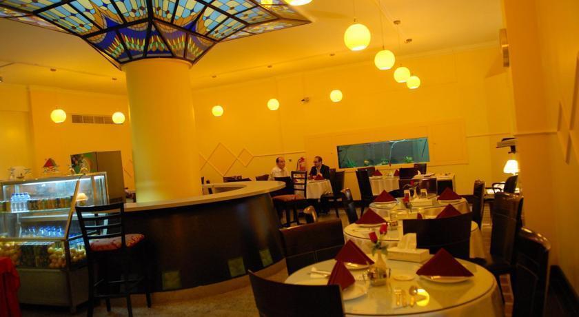 Deebaj Al Khabisi Plaza Aparthotel Dubai Bagian luar foto