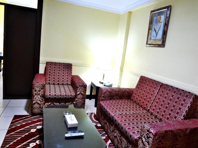 Deebaj Al Khabisi Plaza Aparthotel Dubai Bagian luar foto